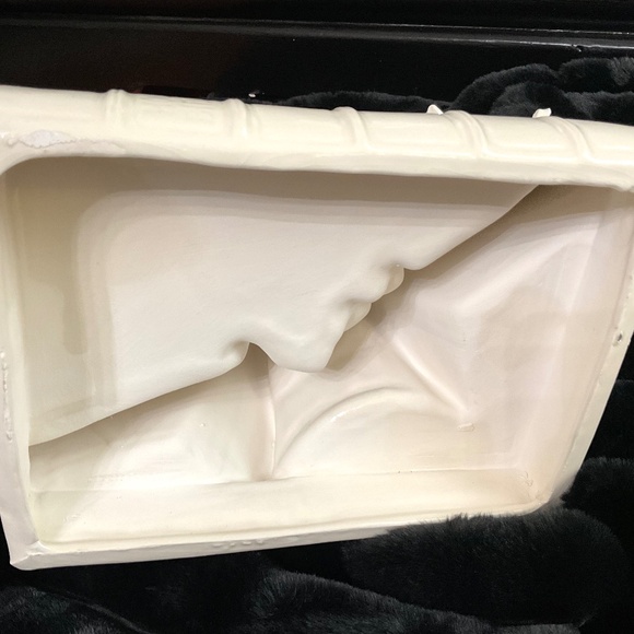 Vintage Nativity Scene Magi Wise Men Bookend with Bible Sculpture - Picture 8 of 16